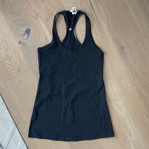 Lululemon Tank size 6 (black)